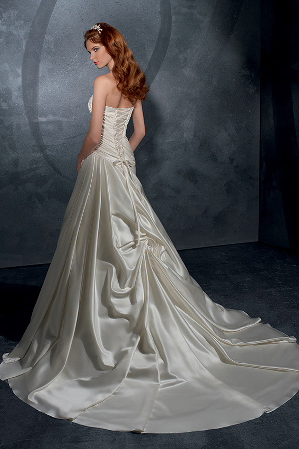 Court Train Satin Sweetheart Wedding Gown - Click Image to Close